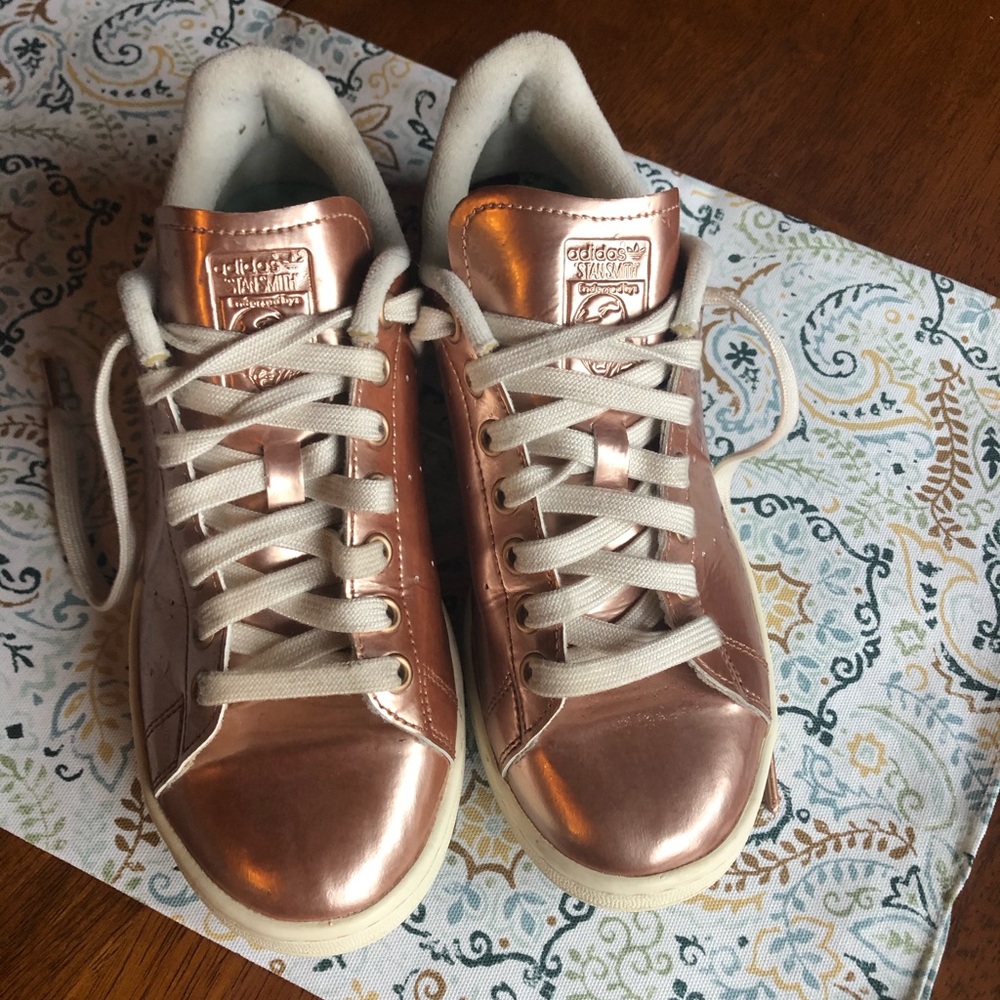 4 for $20
Adidas Stan Smith Rose Gold RARE